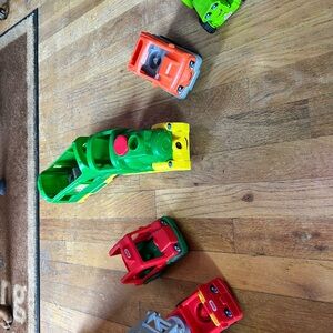 Fisher-Price Little people vehicle lot of 5 (train 2 pieces)